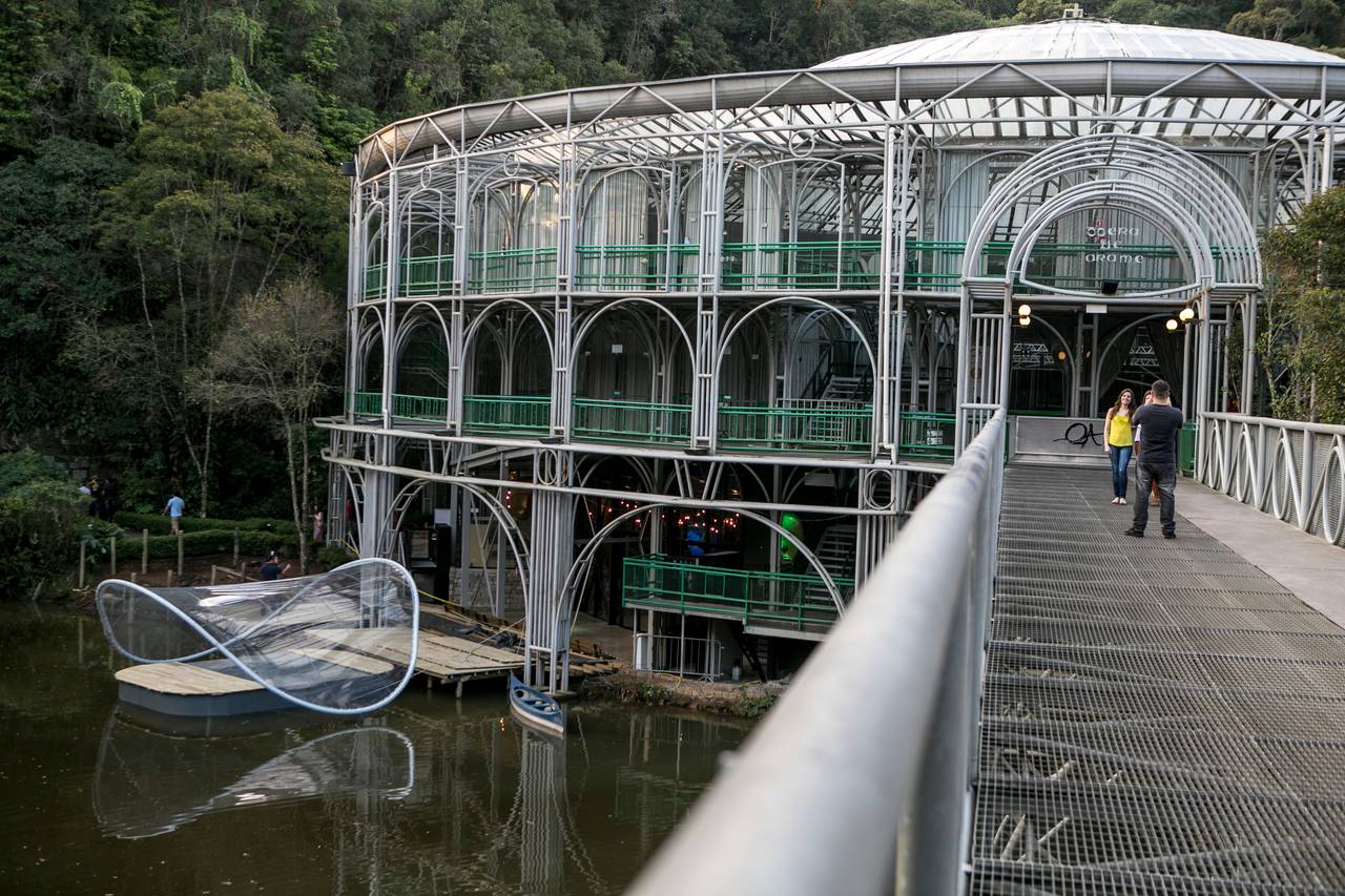 Ópera de Arame, em Curitiba. Ópera de Arame, em Curitiba.