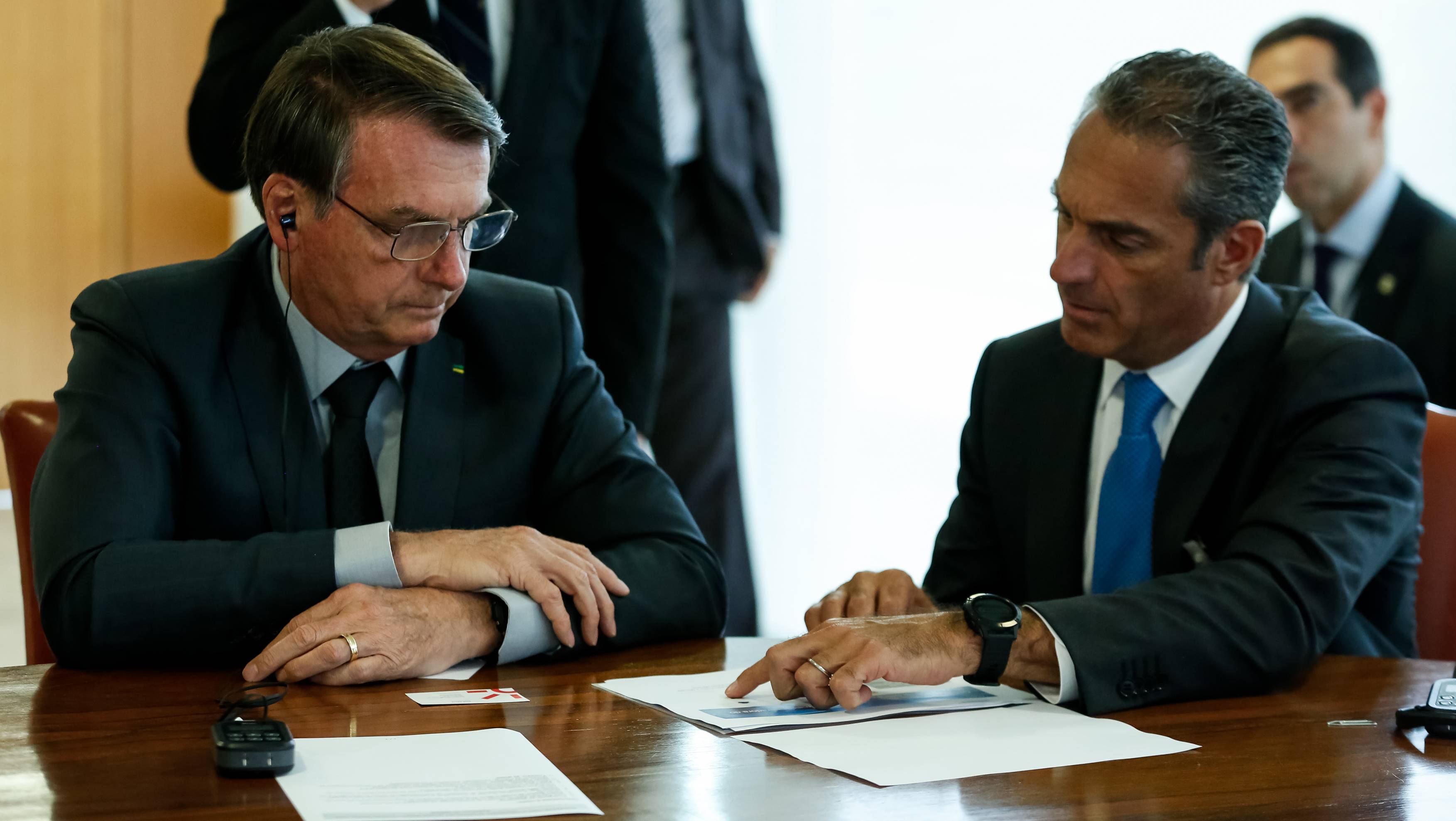 5G no Brasil: Bolsonaro recebe plano de investimento da América Movil