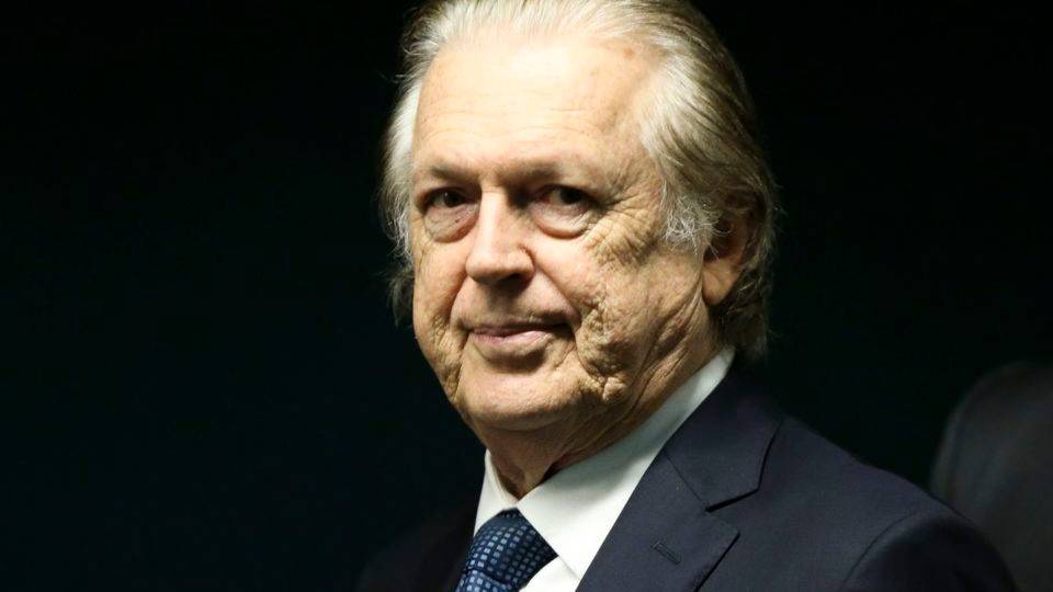 PSL suspende e adverte, mas não expulsa nenhum deputado O presidente do PSL, deputado federal Luciano Bivar (PE).