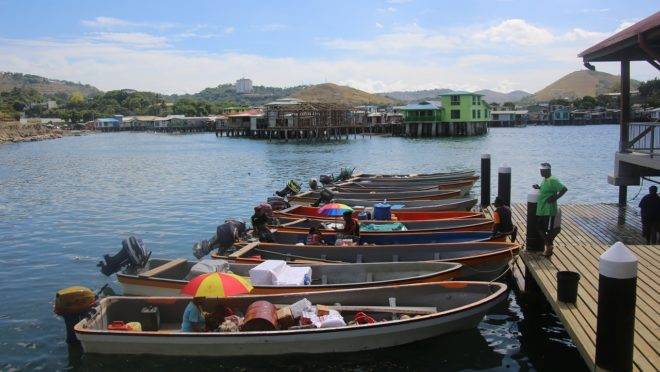 Barcos em Papua Nova Guiné