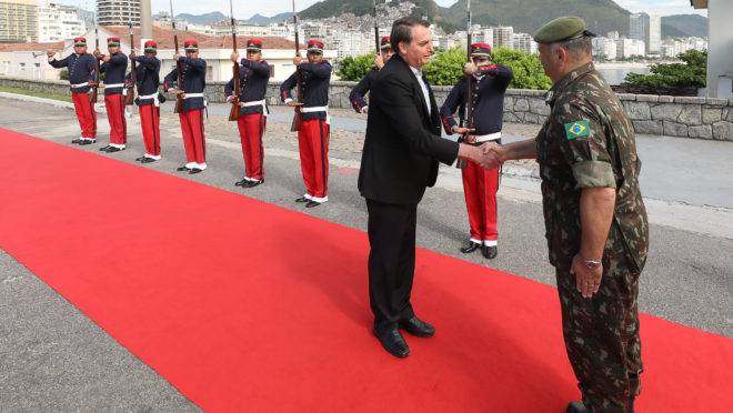 Cerimônia de celebração do 74° aniversário de criação da Brigada de Infantaria Paraquedista, realizada neste sábado (23).