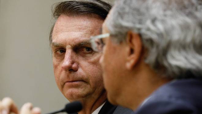 O presidente Jair Bolsonaro e o ministro da Economia, Paulo Guedes