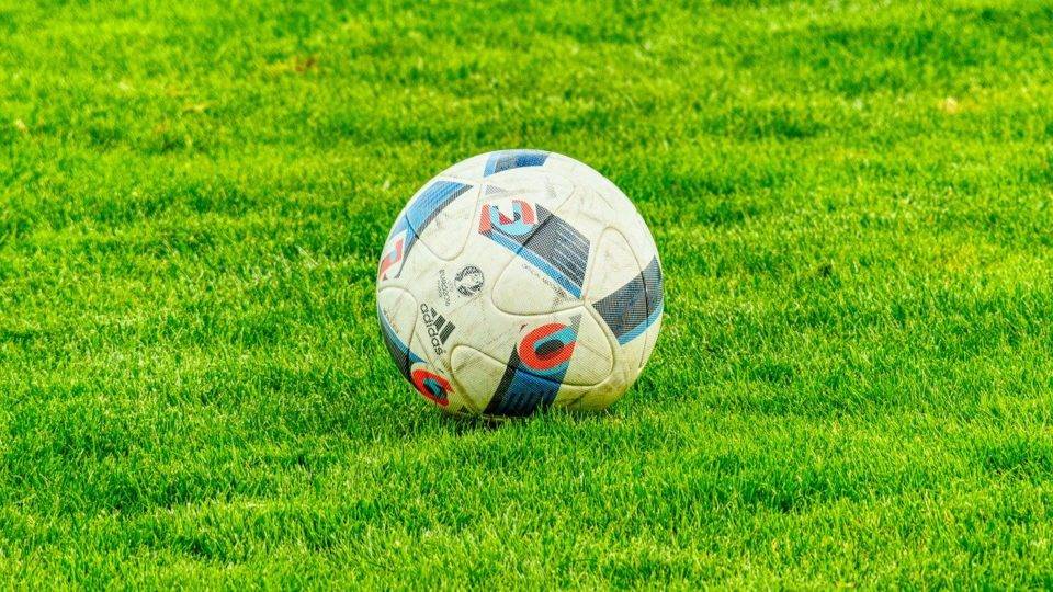 Autismo e atividade de férias: Esportes com PVC Imagem de Jan-Niklas Kö por Pixabay