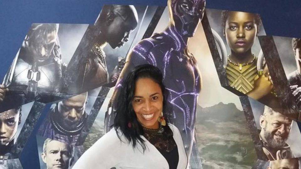 A professora paraense Lília Melo criou o projeto Terra Firme, que leva alunos da periferia ao cinema | Reprodução/Facebook