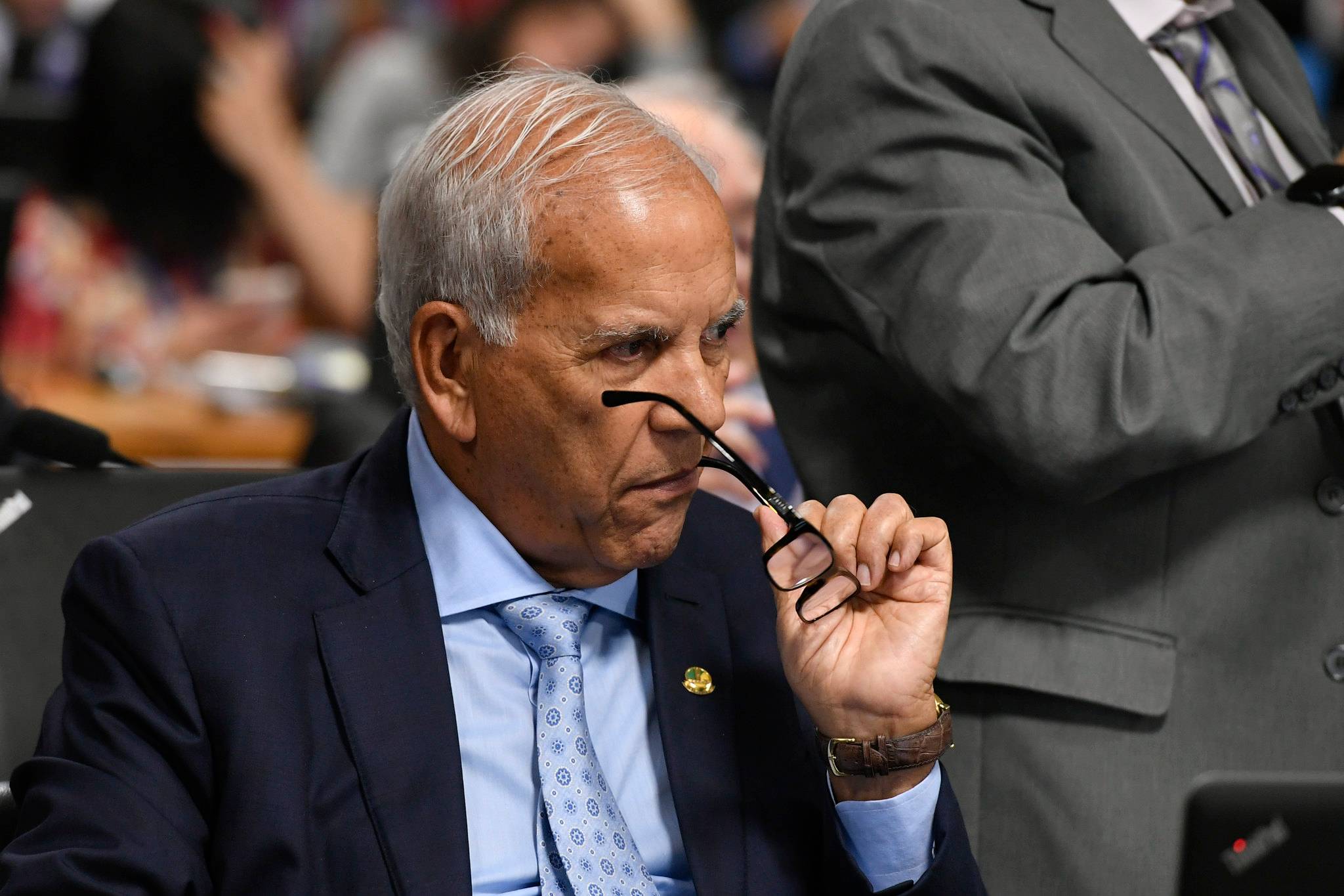 Férias para juízes e membros do MP: Oriovisto