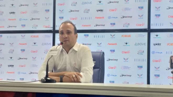 Alex Brasil foi bastante vago em entrevista coletiva após empate do Paraná