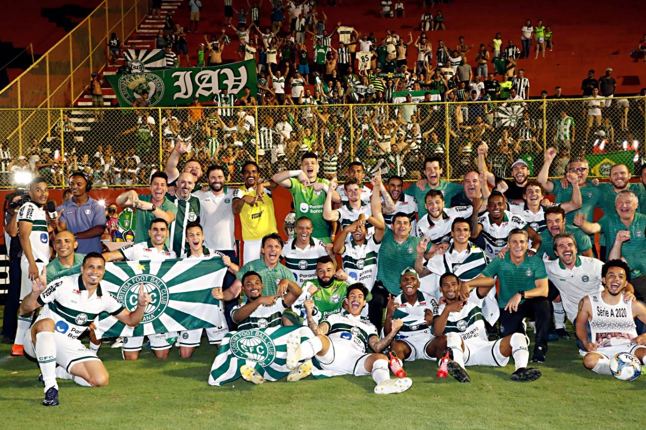 Coritiba sobe para a Série A do Brasileirão.