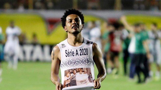 Rafinha dedicou o acesso ao filho de nove anos, torcedor do Coxa.
