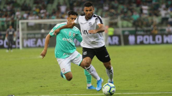 Lateral Cristovam tem contrato com o Paraná, mas não deve retornar ao clube