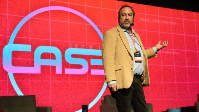 Jimmy Wales, fundador da Wikipedia, em palestra no Case 2019 (Conferência Anual de Startups e Empreendedorismo).