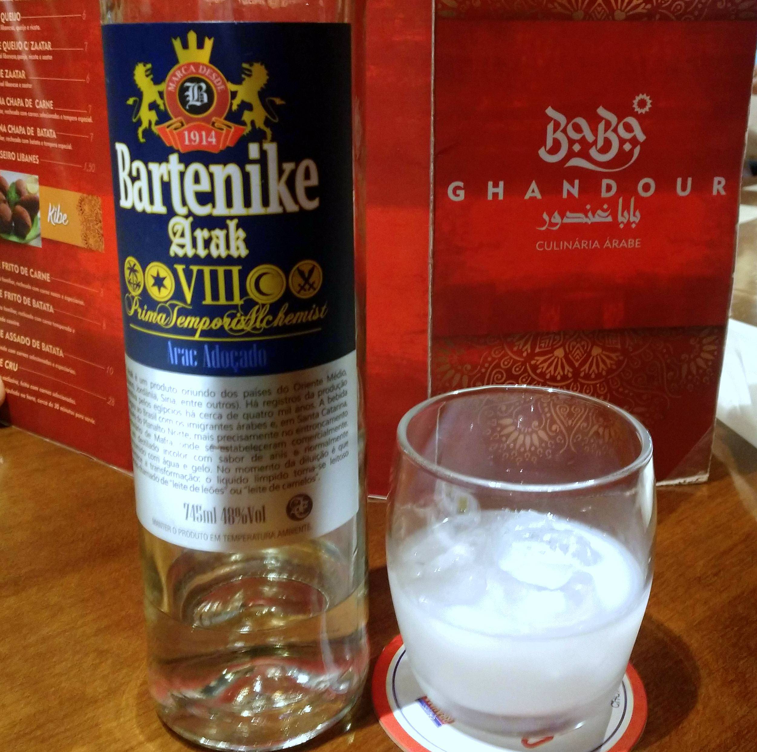 O Arak é aperitivo obrigatório nas mesas árabes. E quando vem de Santa Catarina? O Arak é aperitivo obrigatório nas mesas árabes. E quando vem de Santa Catarina?