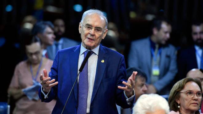 Arolde de Oliveira (PSD-RJ) foi relator da reforma da Previdência dos militares: "Forças Armadas são apólice de seguro para o Estado”, declarou.