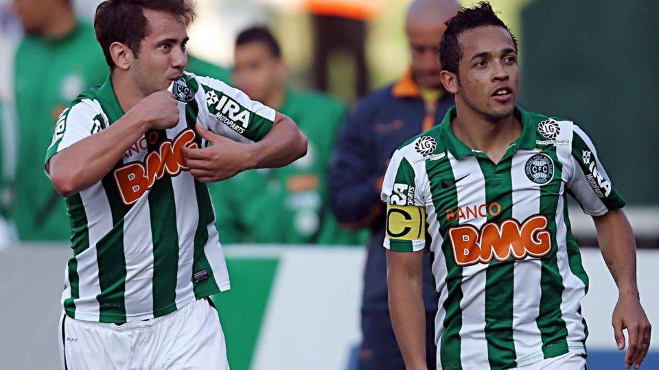 Após episódio, torcida abraçou o Coritiba, clube se reergueu e time foi destaque nacional Após episódio, torcida abraçou o Coritiba, clube se reergueu e time foi destaque nacional