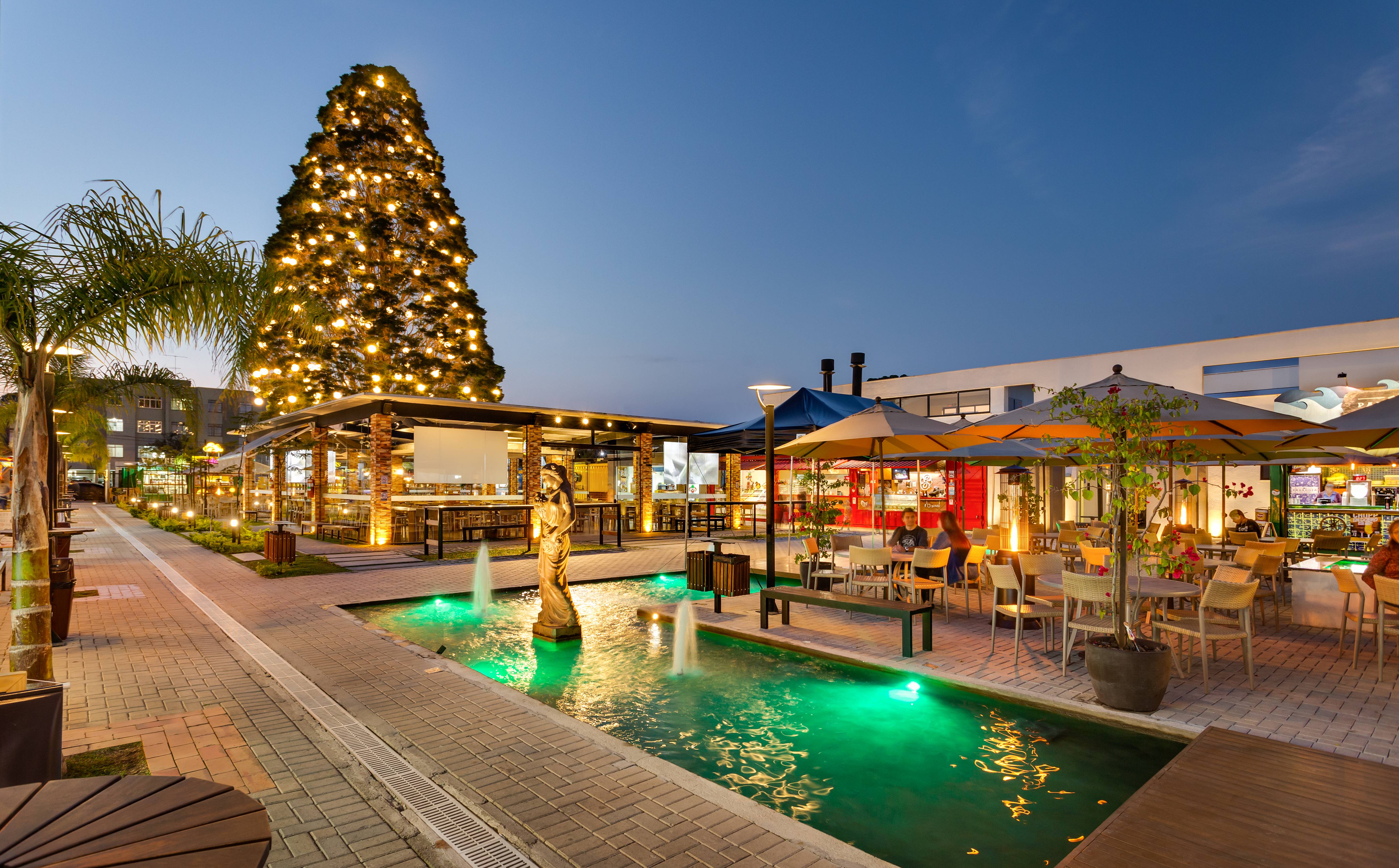 Após instalação da vila gastronômica Ca'dore, região se tornou um importante ponto de lazer para os curitibanos