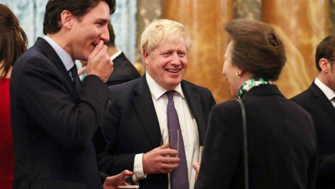 A princesa britânica Anne, o primeiro-ministro do Canadá Justin Trudeau, e o primeiro-ministro britânico Boris Johnson em recepção no Palácio de Buckingham, Londres, 3 de dezembro de 2019, na cúpula de líderes da Otan