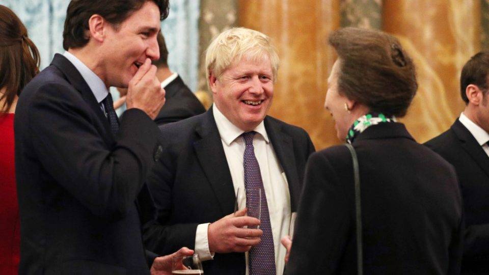 O que o Ocidente ainda não entendeu A princesa britânica Anne, o primeiro-ministro do Canadá Justin Trudeau, e o primeiro-ministro britânico Boris Johnson em recepção no Palácio de Buckingham, Londres, 3 de dezembro de 2019, na cúpula de líderes da Otan