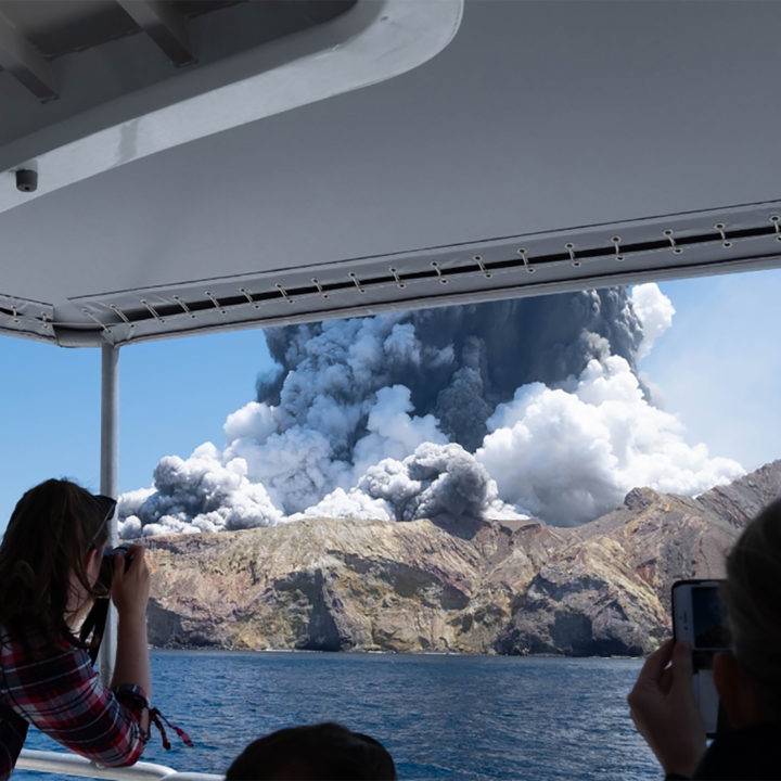 Erupção de vulcão na Nova Zelândia mata pelo menos cinco pessoas