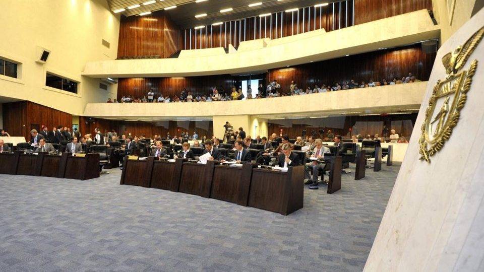Deputados do Paraná têm muitos projetos para votar em pouco tempo.
