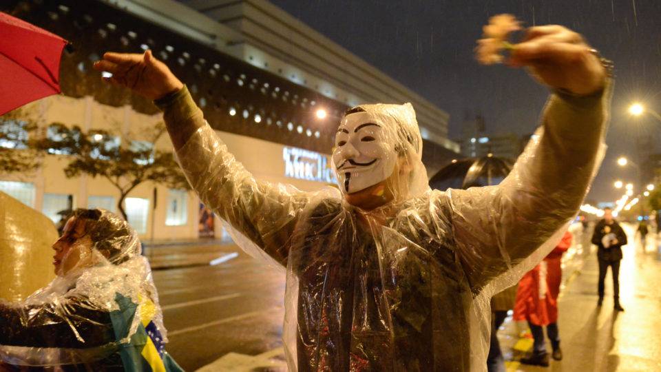 Democracias à procura do Brasil Protestos de 2013 não potencializaram a democracia brasileira, segundo Newton Bignotto.