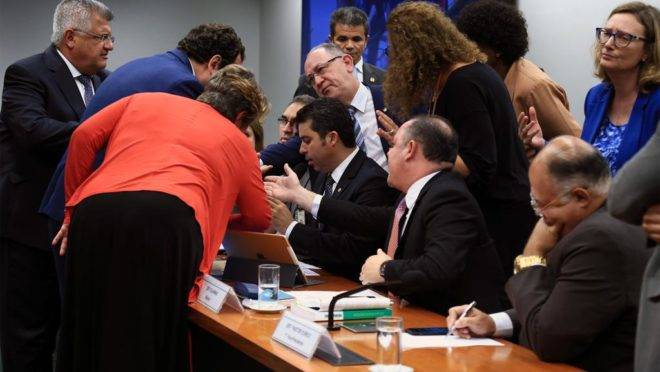Deputados contrários ao projeto Escola sem Partido chegaram a obstruir fisicamente a continuação dos trabalhos em comissão especial criada para analisar o tema | Alex Ferreira/Câmara dos Deputados