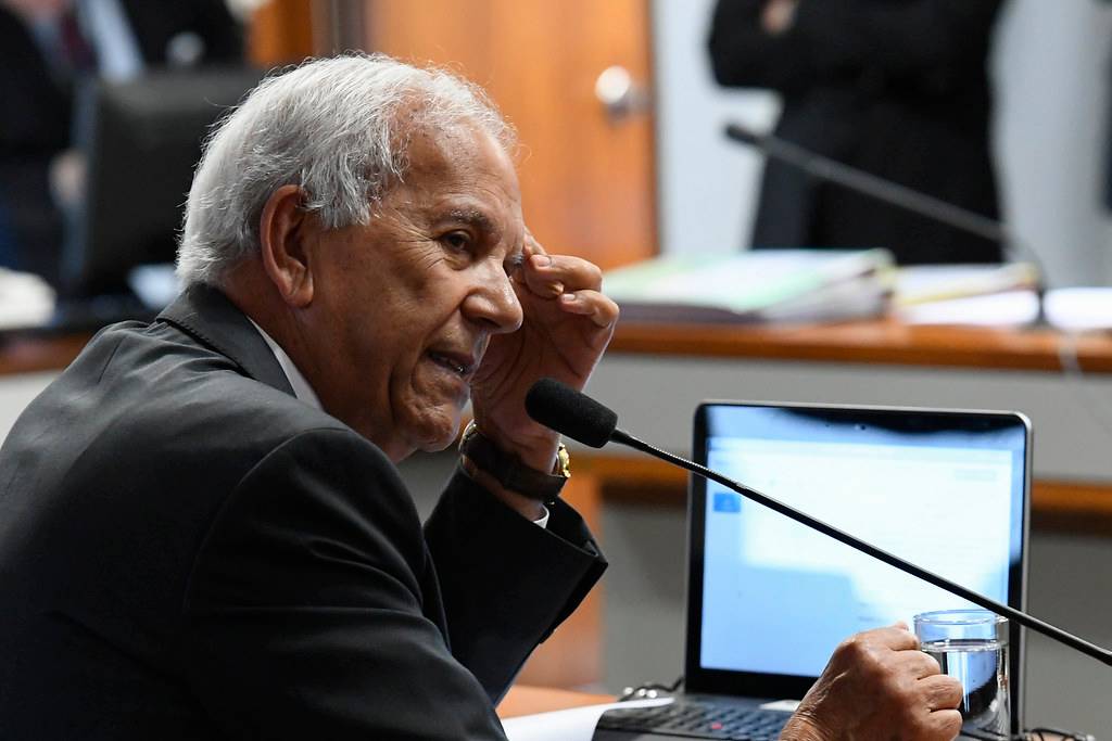 Senador Oriovisto Guimarães (Pode-PR) incorporou sete emendas de colegas ao texto da PEC Emergencial.