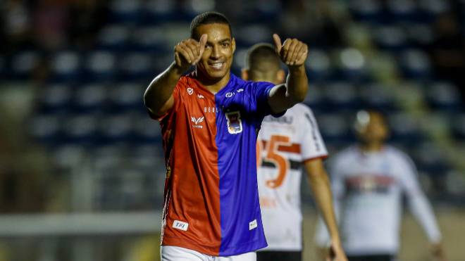 Paraná apostou em marca própria de uniformes em 2019