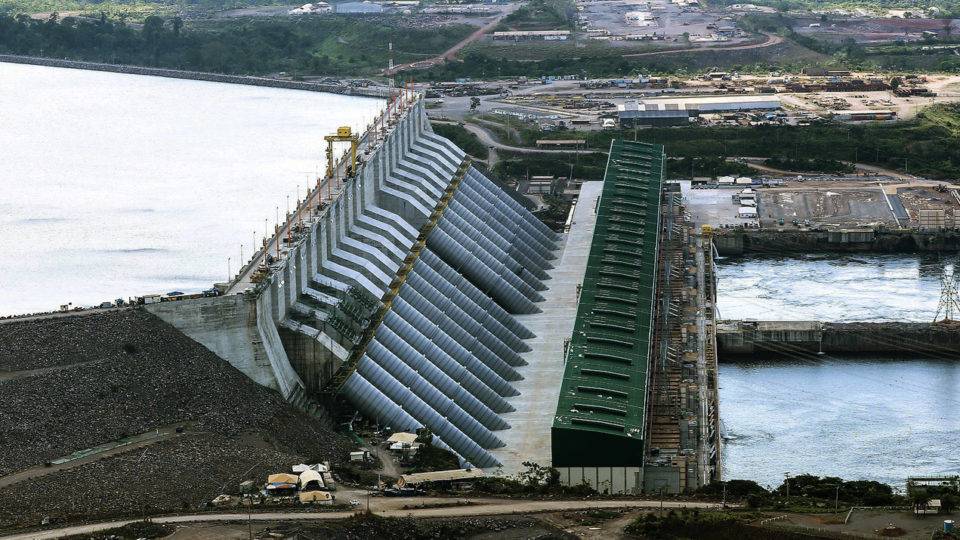 No interior, agronegócio e serviços aquecem emprego formal O fim das obras da usina de Belo Monte levou a uma queda no emprego em cidades no Pará.