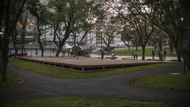 Praça Afonso Botelho.