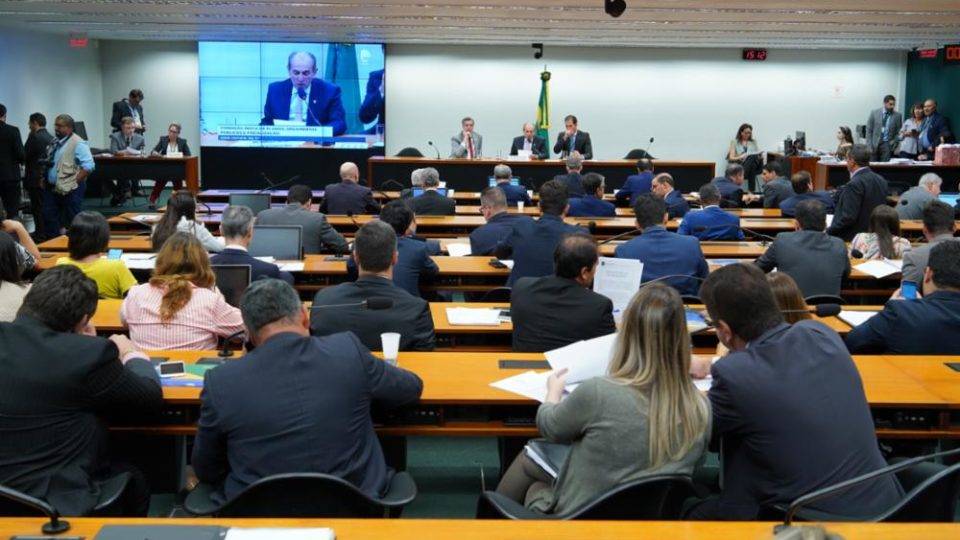 Relator do projeto de lei do Orçamento para 2020 no Congresso tentou aumentar o valor do fundo eleitoral para R$ 3,8 bilhões, mas recuou na véspera da votação.