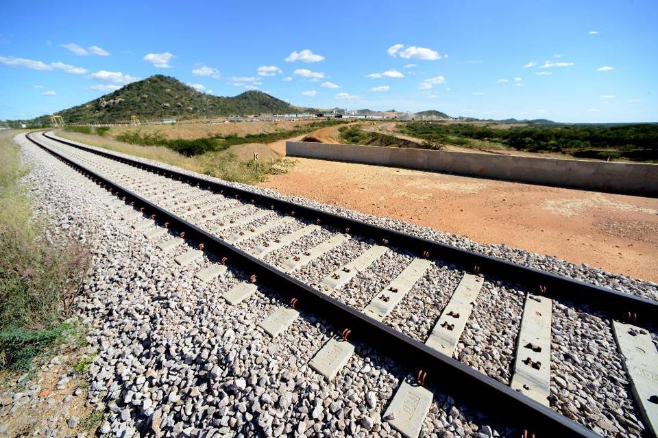 Governo Bolsonaro quer realizar o leilão de duas ferrovias em 2020.