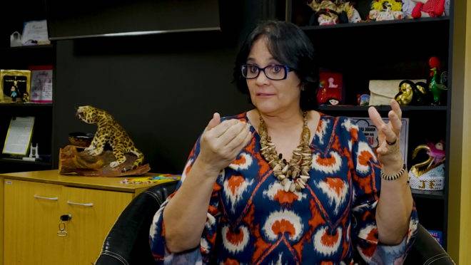 A ministra Damares Alves.