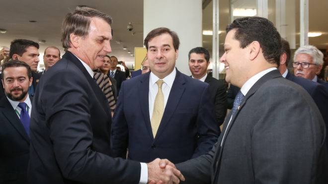 O que Bolsonaro fez na política em 2019