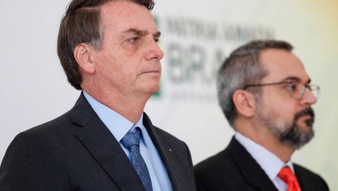 O presidente, Jair Bolsonaro, e o ministro da educação, Abraham Weintraub.