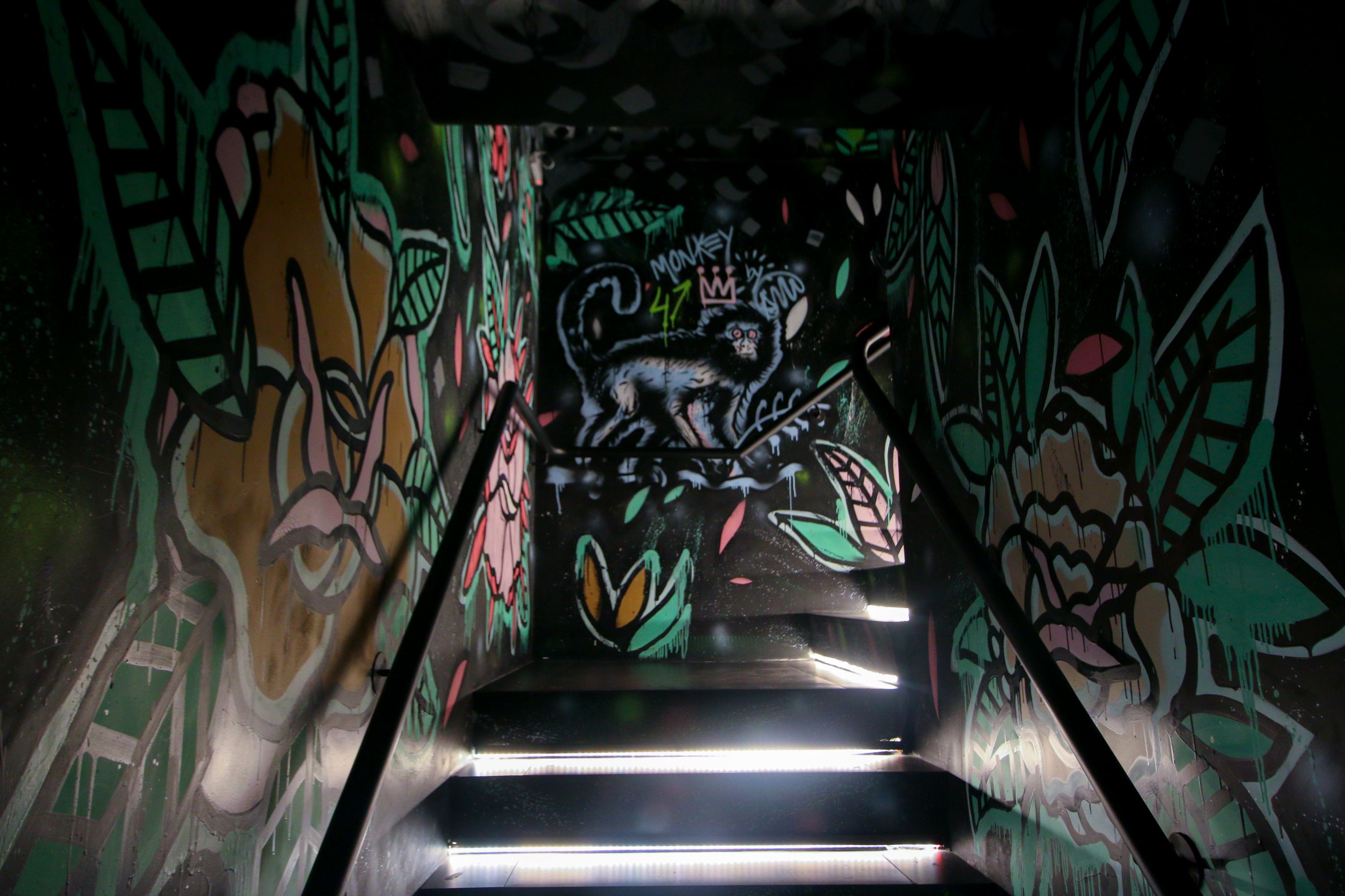 Já na entrada do DOM Club os convidados são impactados por uma ambientação intimista e exclusivo