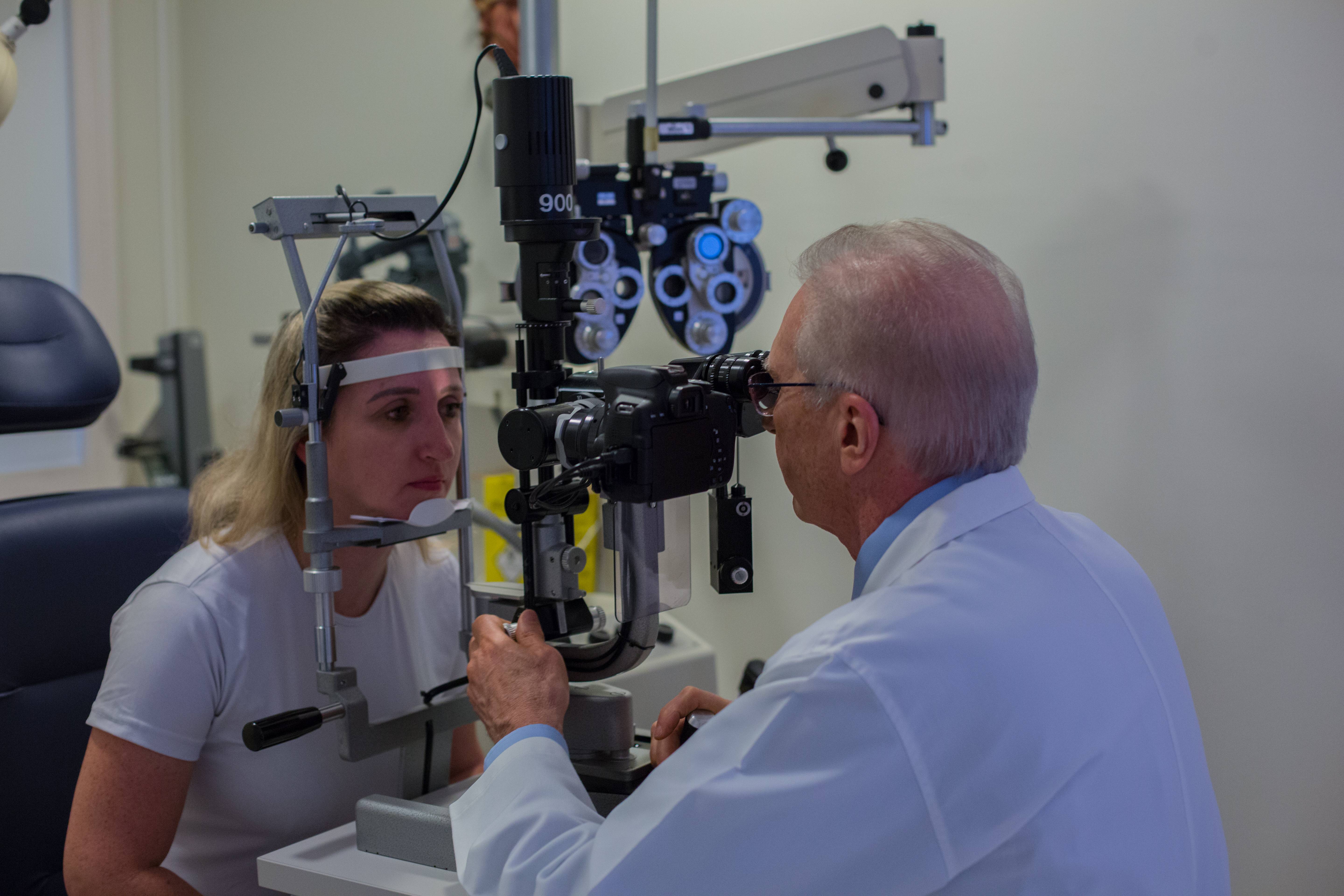 Sem possibilidade de tratamento medicamentoso, a única soluçao para a catarata é a cirurgia