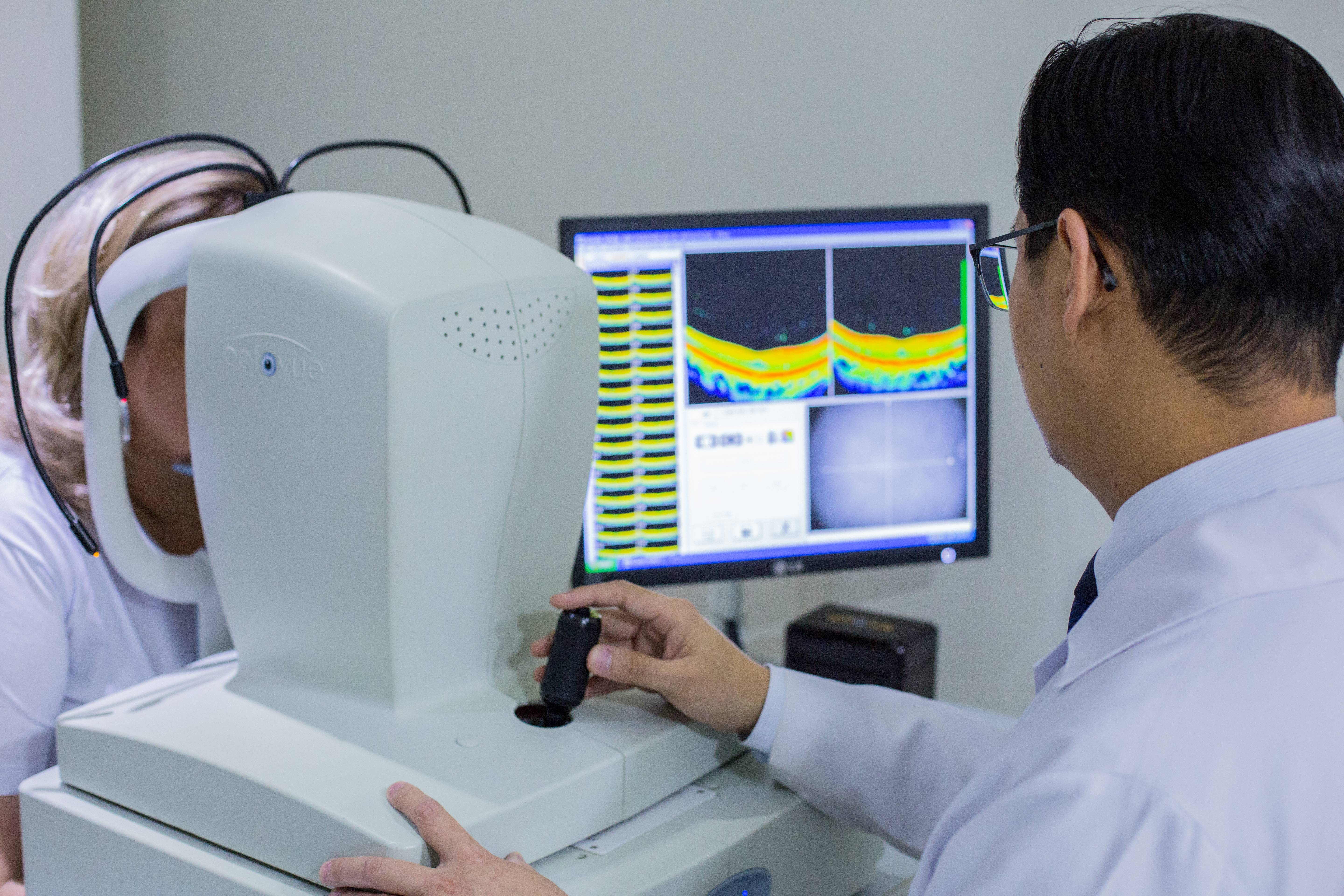 No Hospital Barigui há uma gama completa de equipamentos para diagnóstico e tratamento da catarata