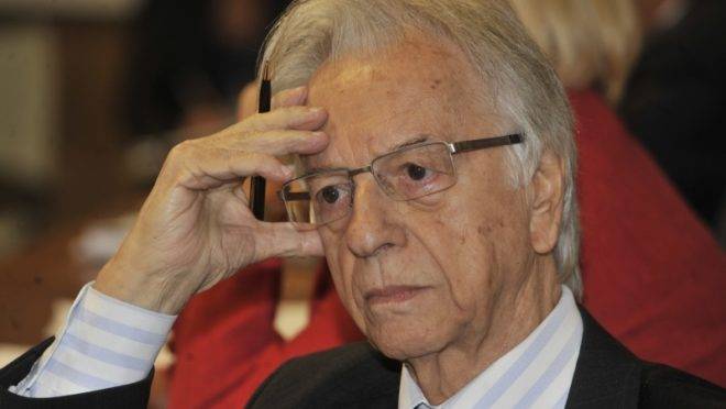 O já falecido ex-presidente Itamar Franco.