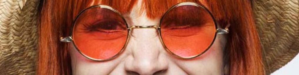 Mel Lisboa pintou o cabelo de vermelho e aprendeu a cantar para viver Rita Lee em musical. | Divulgação