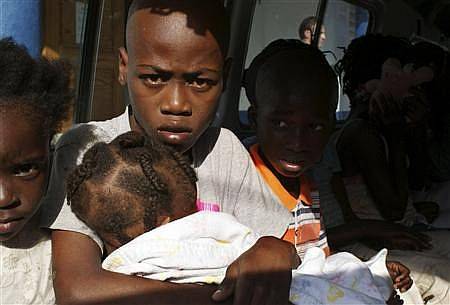 Crianças haitianas teriam sido sequestradas em um esquema de adoção ilícita | Guy Delva/Reuters Crianças haitianas teriam sido sequestradas em um esquema de adoção ilícita | Guy Delva/Reuters