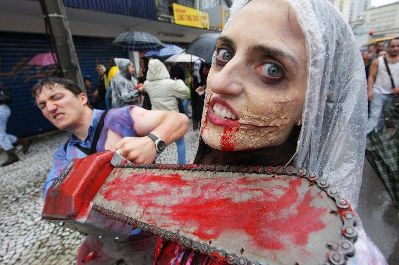 "Mortos-vivos" invadiram o Centro de Curitiba | Ivonaldo Alexandre/Agência de Notícias Gazeta do Povo