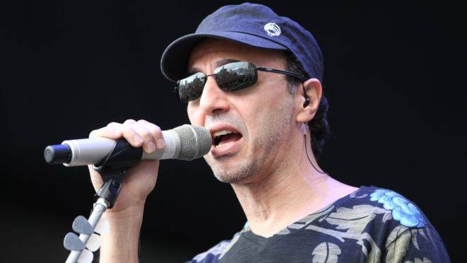 Zeca Baleiro faz show na Virada Curitiba | Aniele Nascimento / Gazeta do Povo