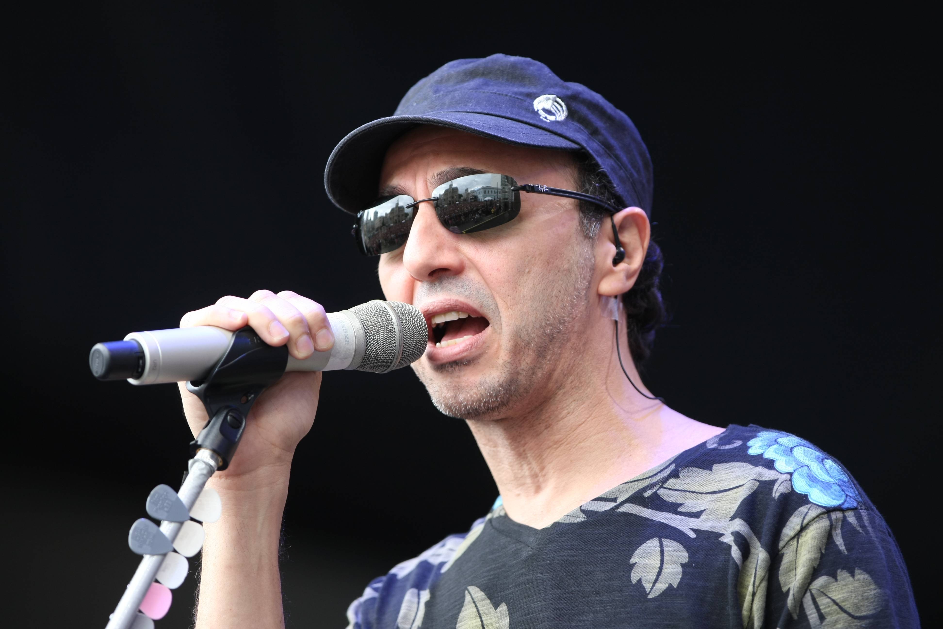 Zeca Baleiro faz show na Virada Curitiba | Aniele Nascimento / Gazeta do Povo