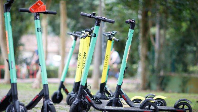 Empresa de mobilidade Grow criou programa para contratar egressos do sistema penitenciário para trabalhar na orientação a usuários de bicicletas e patinetes