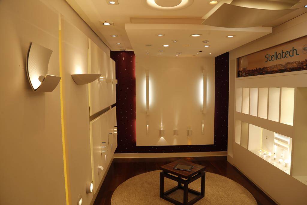 Os diferentes modelos de lâmpadas são classificados por temperatura e índice de reprodução de cores. Tons amarelos são indicados para ambientes aconchegantes. |