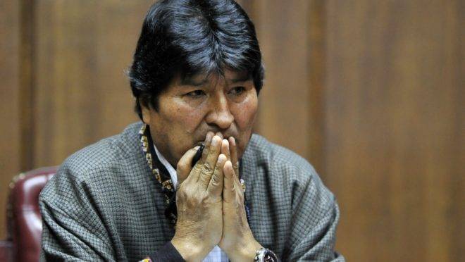 O ex-presidente da Bolívia Evo Morales fala com jornalistas na Cidade do México, onde estava asilado, 27 de novembro de 2019