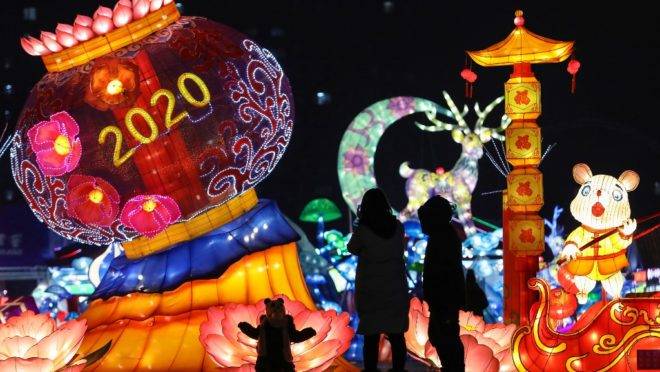Exibição de lanternas em comemoração ao ano novo em Shenyang, China