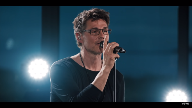 Cena de “a-ha – Take On Me (Live From MTV Unplugged)”.