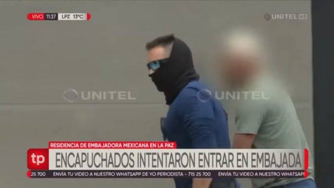 Encapuzados tentaram entrar na embaixada do México na Bolívia