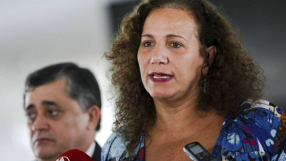 Deputada do PCdoB nega que partido irá mudar de nome: “Me orgulho de ser comunista” PCdoB não vai abandonar o "comunista" de seu nome