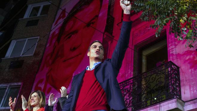Pedro Sánchez, primeiro-ministro da Espanha, comemora vitória na sede do Partido Socialista em Madri, 10 de novembro de 2019